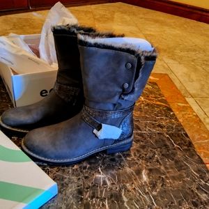 Emmshu midcalf boots sz 39